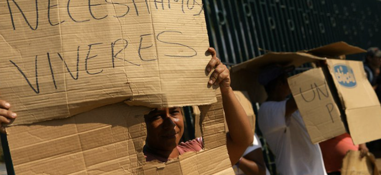 Marchan de Acapulco a CDMX afectados por Otis para exigir recursos