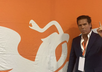 Roberto Palazuelos se registra como candidato de Movimiento Ciudadano al Senado