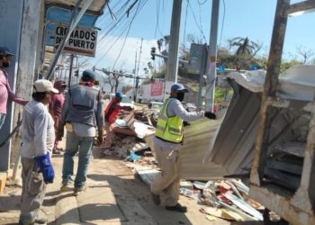 Inician en Acapulco campaña para tirar basura frente a oficinas de la alcaldesa