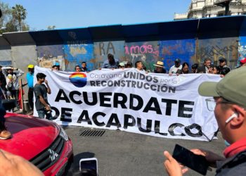Se registra conato de riña entre caravana de Acapulco y personal de atención ciudadana de Palacio Nacional