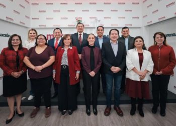 Llama Sheinbaum a la unidad al reunirse con precandidatos a gubernaturas