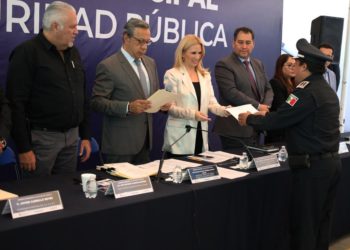 Delfina Gómez toma protesta a funcionarios de 14 dependencias mexiquenses
