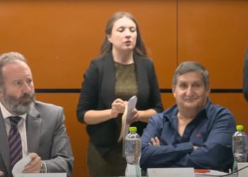 Renuncia comisionado del INAI ligado a escándalo de gastos irregulares y extorsión