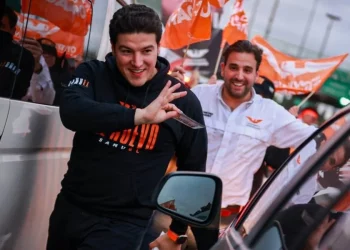 Con pega de ‘calco matonas’ en Saltillo, Samuel García inicia recorridos por el país