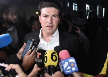 Samuel García reasume sus funciones como gobernador de NL