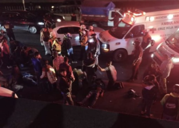 Camioneta arrolla a peregrinos en la México-Puebla, reportan varios muertos