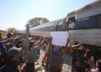 Arranca Tren Interoceánico, AMLO corta listón inaugural