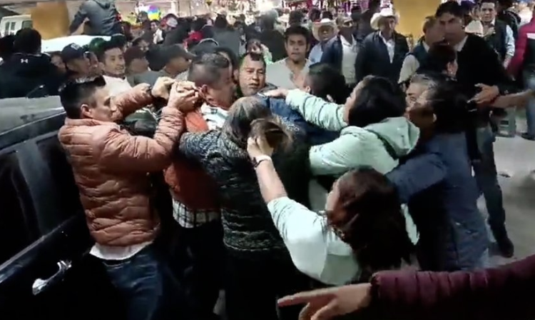 Obligan a renunciar al alcalde morenista de Juquila en Oaxaca