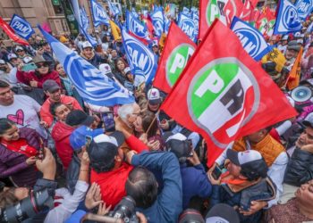 Xóchitl Gálvez exige a AMLO que no se meta en la elección