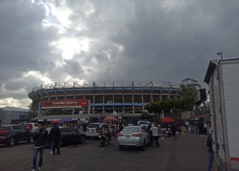 Caos en las taquillas del Estadio Azteca; América anuncia boletos agotados en la preventa