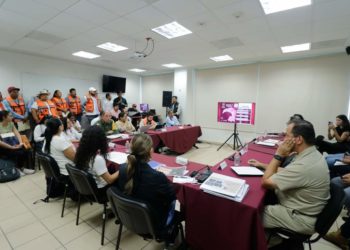 Avanzan labores de limpieza y reconstrucción en Acapulco tras el paso del huracán “Otis”