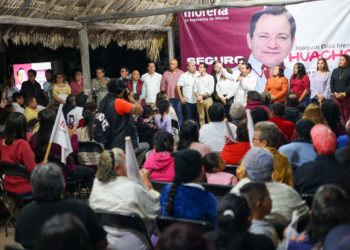 Dan apoteósico recibimiento al hijo de San Felipe, Huacho Díaz Mena