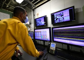 Pemex frena adquisición ante insolvencia 