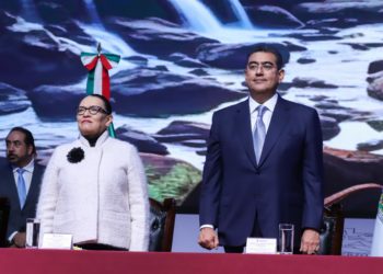 Rosa Icela Rodríguez representa al presidente López Obrador en el informe del gobernador de Puebla