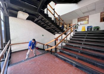 Denuncian presunto favoritismo en adjudicación de contrato de limpieza en la Secretaría de Hacienda