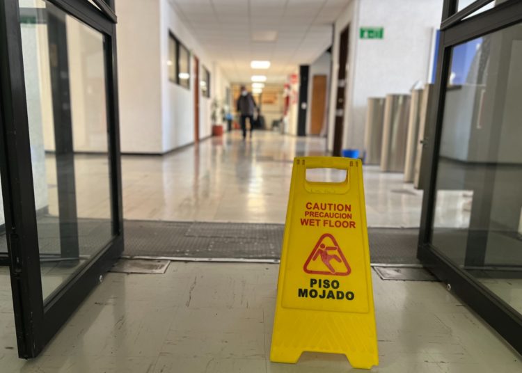 Impagos en la SEP ponen en riesgo salarios de afanadores