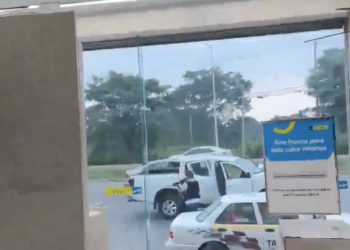 Con armas largas y pasamontañas, delincuentes roban tiendas y comercios en Tabasco; hay 8 detenidos