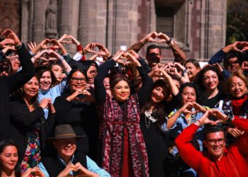 Clara Brugada cierra precampaña por la CDMX: ‘quiero trabajar con la mujer que será la primera presidenta de México’
