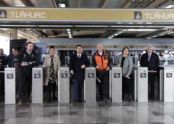 Línea 12 del Metro opera sus 20 estaciones al 100%; Martí Batres abordó el primer convoy