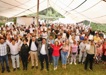 Desbandada en Morena: Más de mil comités de la 4T renuncian y se suman a Lucy Meza