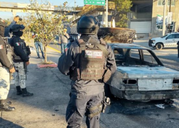 Calcinan a una persona en un taxi y matan a dos a transportistas en Chilpancingo