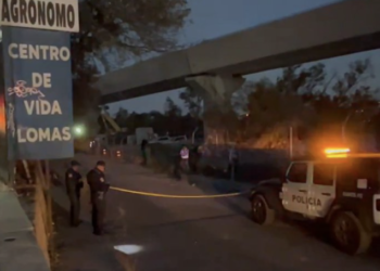 Caen 2 trabajadores de plataforma del Tren Interurbano México-Toluca; uno fallece