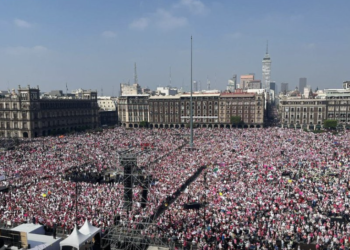Lorenzo Córdova pide en la Marcha por la democracia elecciones libres y transparentes
