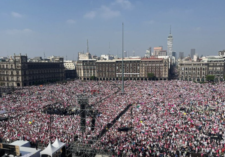 Lorenzo Córdova pide en la Marcha por la democracia elecciones libres y transparentes
