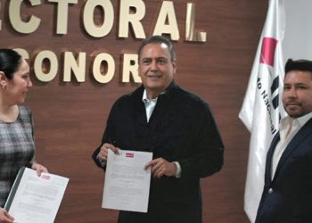 Manlio Fabio Beltrones se registra ante el INE como candidato al Senado