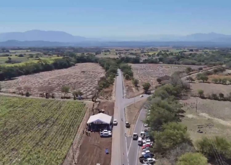 Gobernadora de Colima da banderazo de salida a las obras de construcción del Macrolibramiento Sur
