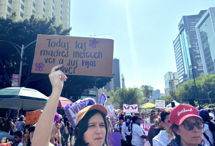 Más de 180 mil mujeres marcharon este 8M en la Ciudad de México