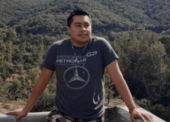 Se entregan a FGR dos policías por asesinato de normalista