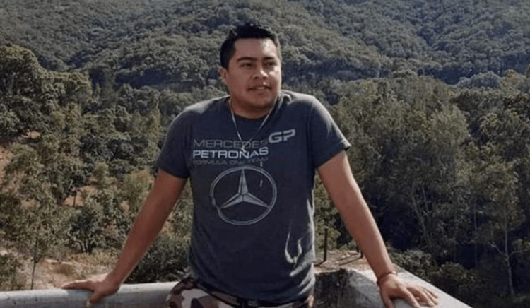 Se entregan a FGR dos policías por asesinato de normalista