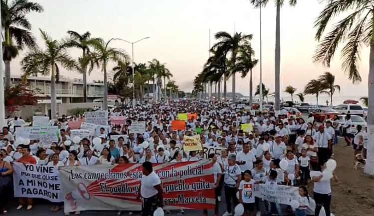Miles de campechanos marchan por tercera vez en protesta por el gobierno de Layda Sansores