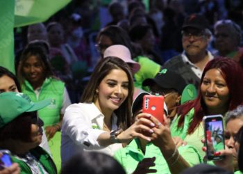 Acusaciones de favoritismo del gobernador de SLP hacia su esposa Ruth González Silva