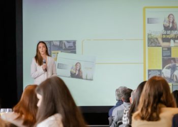 El papel fundamental de las mujeres en la contratación de seguros: WOOW
