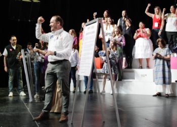 “Ni una valla más… A las mujeres las vamos a escuchar, atender y defender para que no haya ni una menos en esta ciudad”: Santiago Taboada