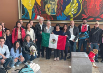 Cuerpo diplomático llega a México tras asalto a embajada en Ecuado