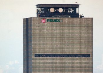 PEMEX se propone reducir en un 39% el uso de agua en sus refinerías