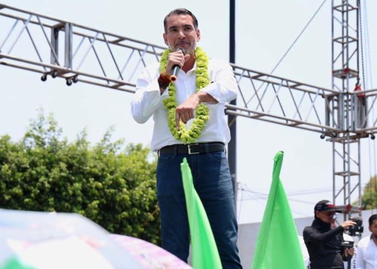 Candidato Luis Armando Melgar denuncia abusos de Nestlé en Chiapas