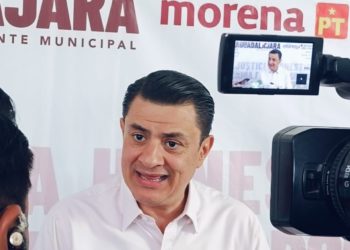 Va “Chema” en Guadalajara por mil viviendas municipales