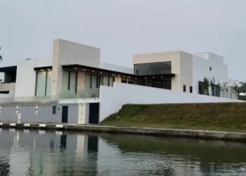 Denuncian ante la FGR a Rocío Nahle y su esposo por presunta corrupción