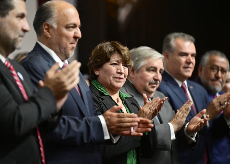 Gobernadora Delfina Gómez Álvarez toma protesta a los integrantes del Consejo Coordinador Empresarial del Estado de México