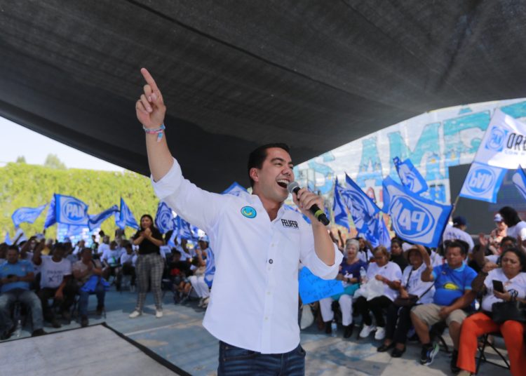 Ofrece Felifer Macías apoyos al campo queretano