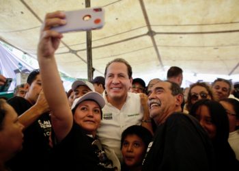 Compromisos por el bienestar animal: Eruviel Ávila e Indalecio Ríos firman acuerdos en Ecatepec