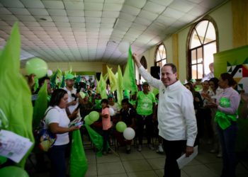 Eruviel Ávila insta a defender casillas y promete desarrollo regional en Zumpango