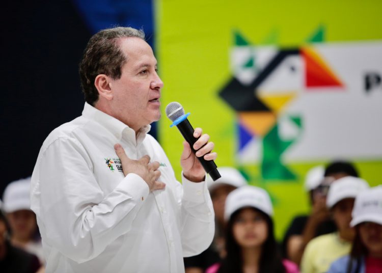 Eruviel Ávila propone por ley programas de esterilización animal