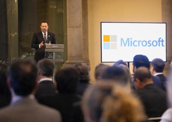 Microsoft inaugura la primera región de centros de datos de nube a hiperescala en México