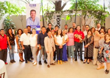 Firma Elías Rescala Compromiso por el Bienestar Animal