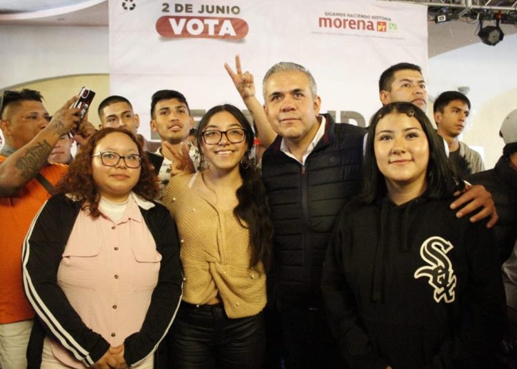 Fernando Vilchis cierra campaña con el apoyo de jóvenes de Ecatepec